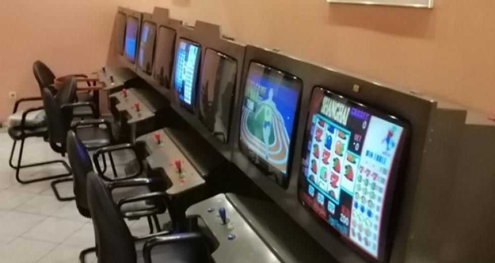 Ηράκλειο: Είχαν μετατρέψει καφενείο σε μίνι καζίνο – Τρεις συλλήψεις από την ΕΛΑΣ
